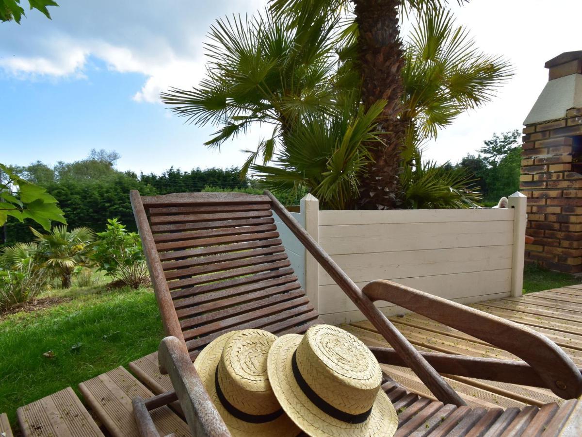 Superb Holiday Home Near The Beach Quinéville Exterior foto