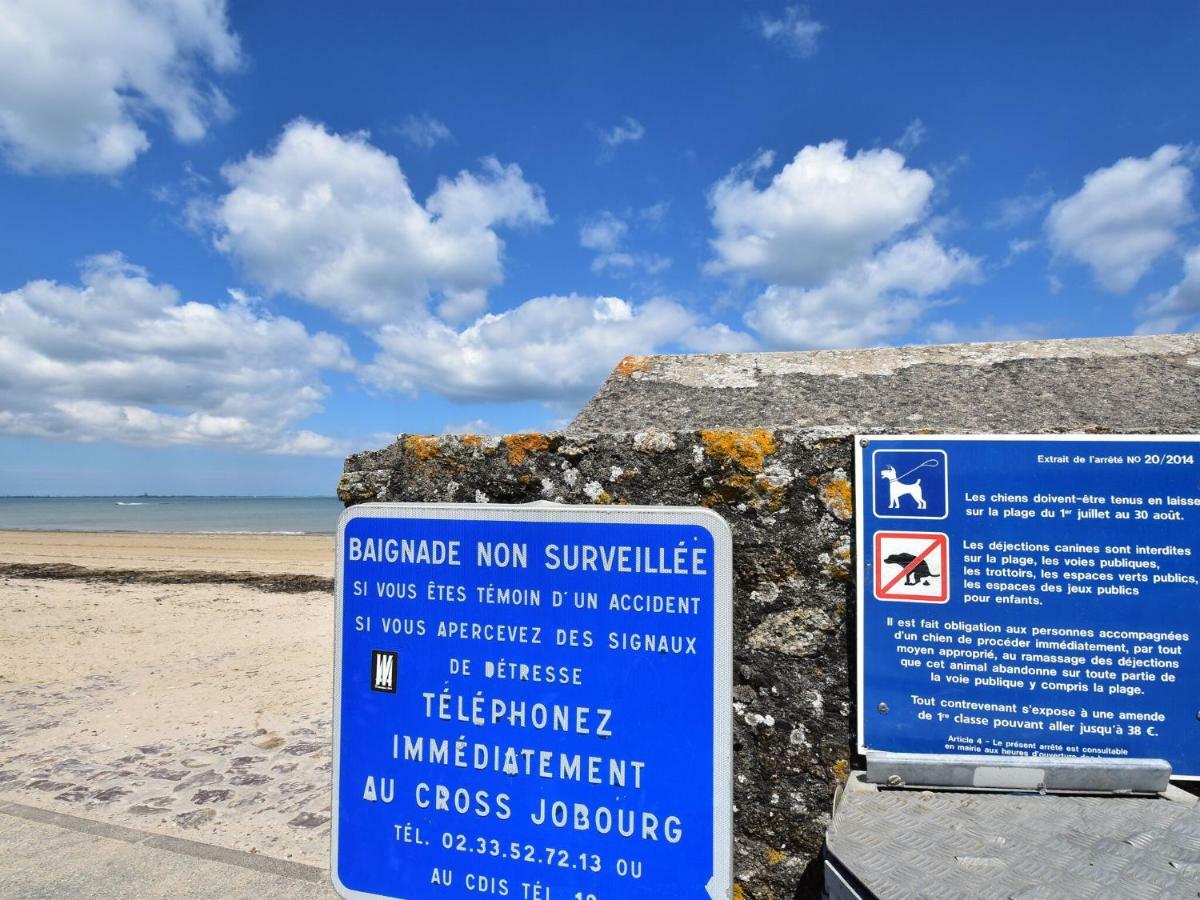 Superb Holiday Home Near The Beach Quinéville Exterior foto